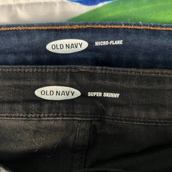 EUC - (2) Pairs of Old Navy Jeans - One Black & One Dark Denim - Picture 3 of 3